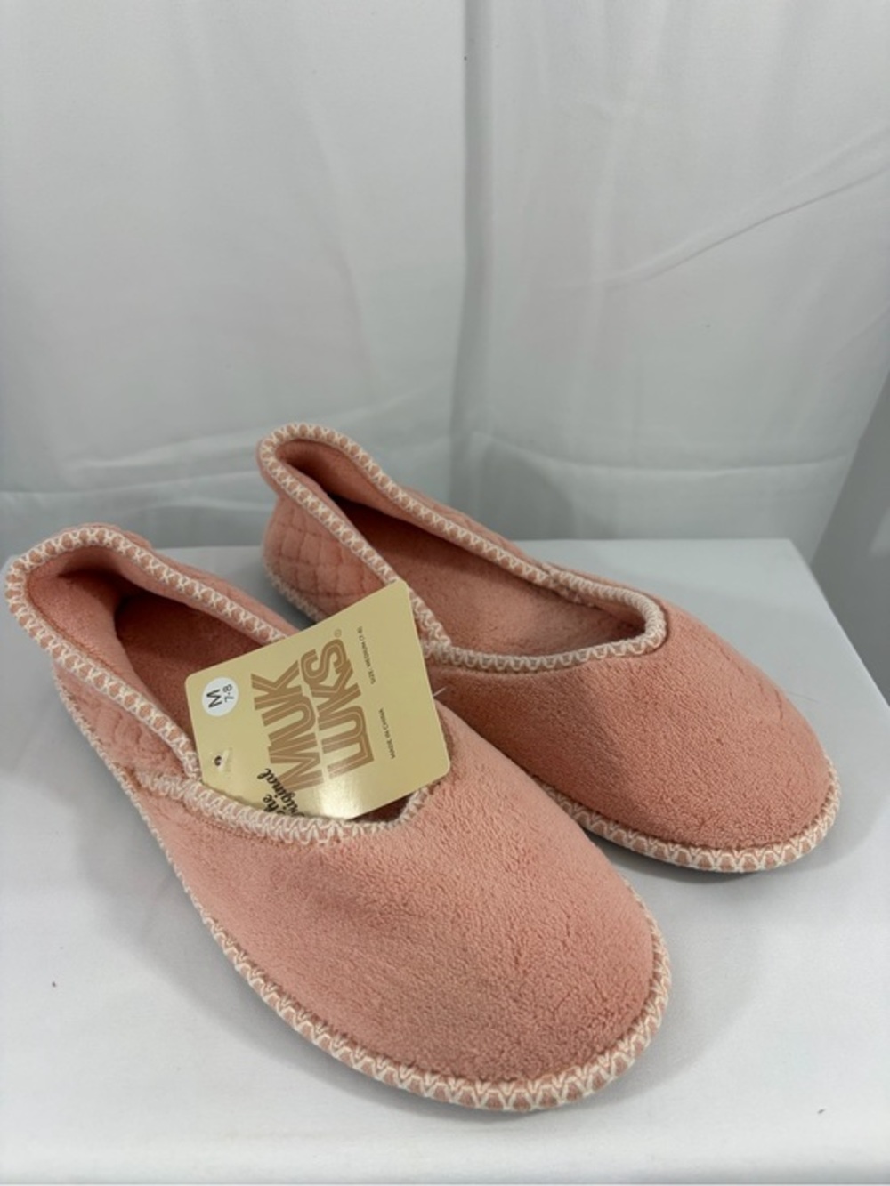 NWT Muk Luks Women’s Size 7/8 Pink Slip-On Slippers